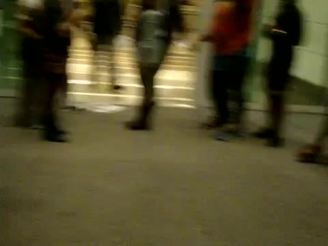 Demi Dançando Na Porta Do Hotel RJ 651