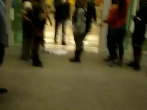 Demi Dançando Na Porta Do Hotel RJ 652