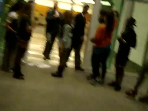 Demi Dançando Na Porta Do Hotel RJ 664