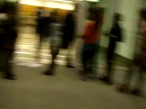 Demi Dançando Na Porta Do Hotel RJ 667