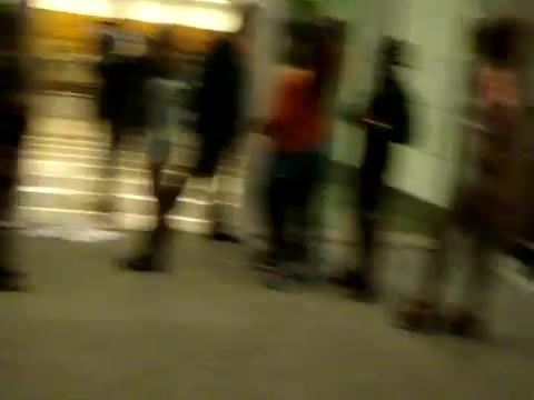 Demi Dançando Na Porta Do Hotel RJ 668