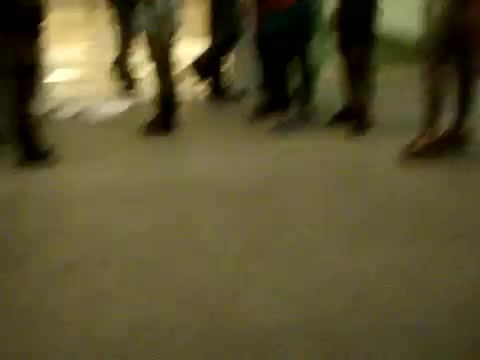 Demi Dançando Na Porta Do Hotel RJ 674
