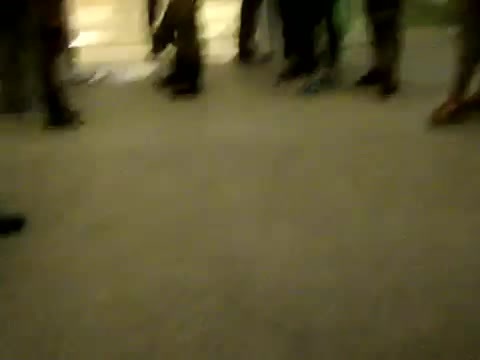 Demi Dançando Na Porta Do Hotel RJ 681