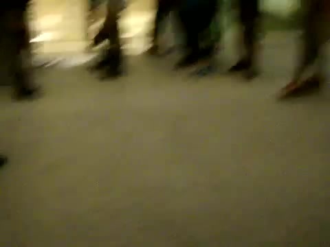 Demi Dançando Na Porta Do Hotel RJ 683