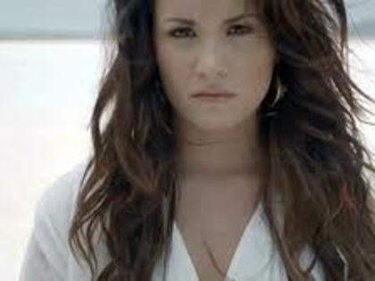 Este Blake.Fostul meu iubit.Avea o dragoste falsa fata de mine...de aceea nu mai vreau sa fiu cu el.