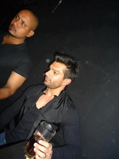  - Karan Singh Grover New Pics