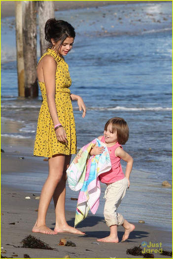 13 - Jelena at Malibu Beach---19 February 2012