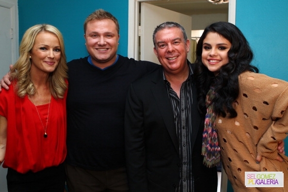 021 - 26 04 2012 Elvis Duran Show