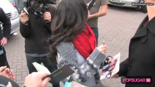 Selena Gomez in London for Fans & Fashion 090