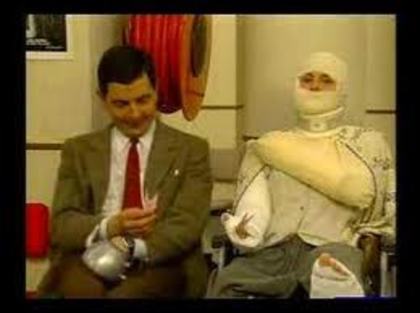 008 - MrBean la Spital