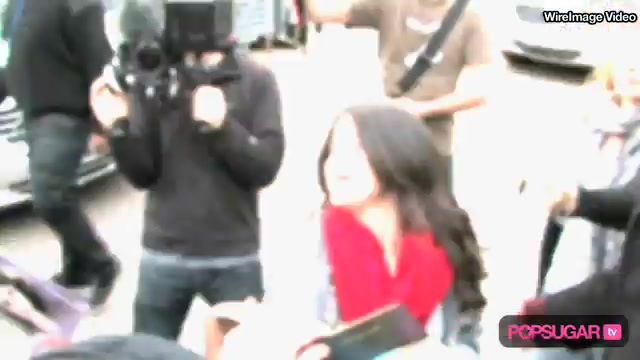 Selena Gomez in London for Fans & Fashion 153 - Selena Gomez in London For Fans And Fashion-SC