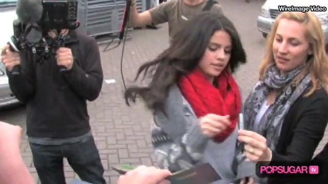 Selena Gomez in London for Fans & Fashion 190