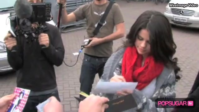 Selena Gomez in London for Fans & Fashion 246 - Selena Gomez in London For Fans And Fashion-SC