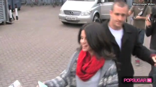 Selena Gomez in London for Fans & Fashion 390 - Selena Gomez in London For Fans And Fashion-SC
