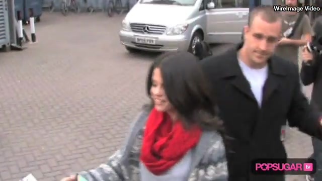 Selena Gomez in London for Fans & Fashion 392 - Selena Gomez in London For Fans And Fashion-SC