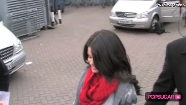 Selena Gomez in London for Fans & Fashion 411