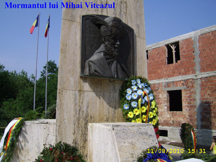 26. Obeliscul de la mormantul lui Mihai Viteazul - Fascinanta Romanie - 4
