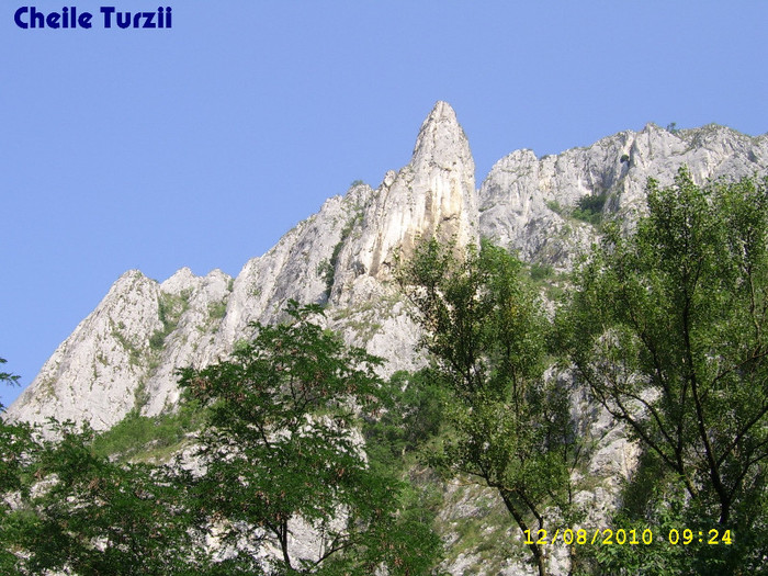 35. In Cheile Turzii (2)