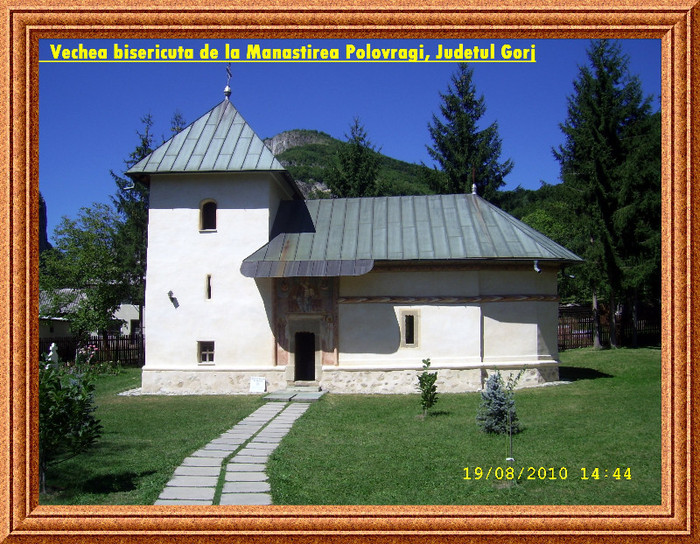 333. O bisericuta in curtea Manastirii Polovragi - Fascinanta Romanie - 4