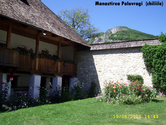 335. Chiliile Manastirii Polovragi - Fascinanta Romanie - 4