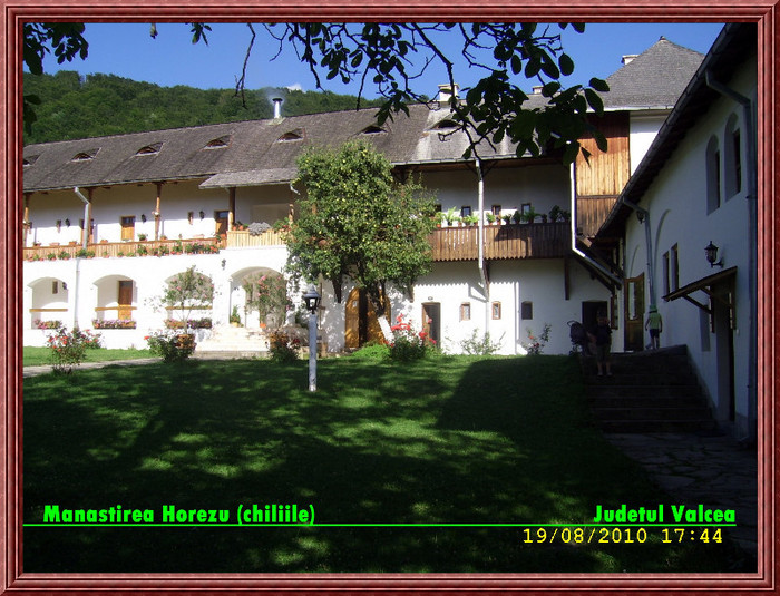 407. Manastirea Horezu (chiliile) - Fascinanta Romanie - 4