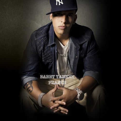 daddy-yankee-posing-picture