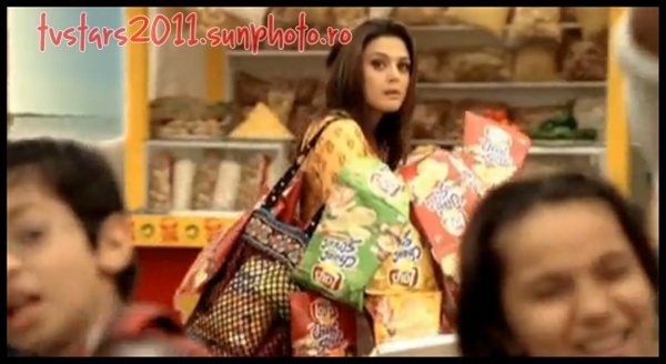 (1) - 0-Reclame Preity-Saif