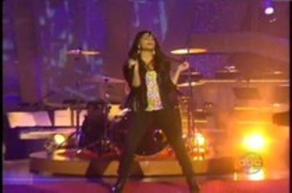 Demi Lovato Performs on Dancing With The Stars (18)