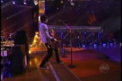 Demi Lovato Performs on Dancing With The Stars (987) Demi Lovato Performs on Dancing With The Stars (987)