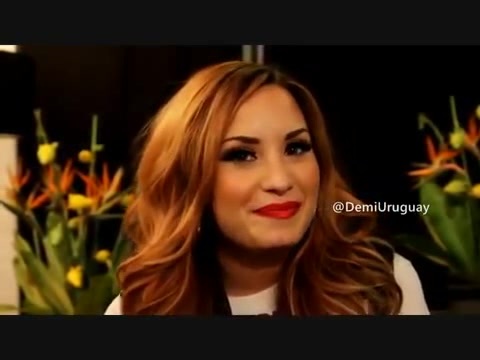 Demi Lovato envía saludos a Radio Disney Uruguay. 403
