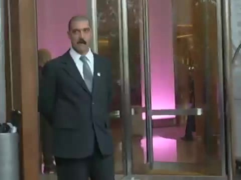 Demi Lovato en Argentina 28_4_12 Salida del Hotel Madero 0442 - Demi en Argentina Salida Del Hotel Madero