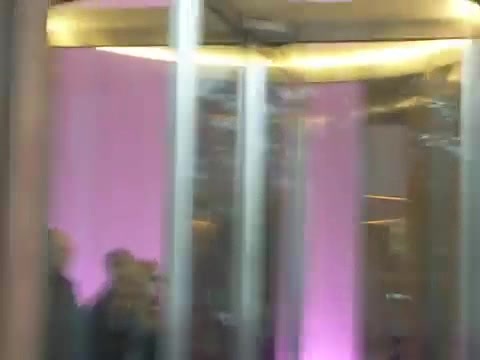 Demi Lovato en Argentina 28_4_12 Salida del Hotel Madero 0643