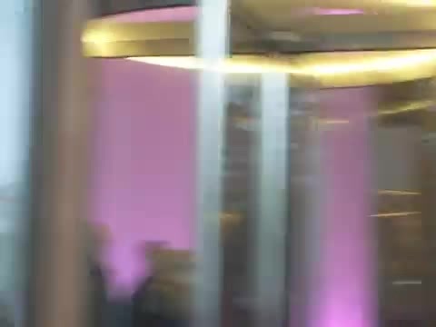 Demi Lovato en Argentina 28_4_12 Salida del Hotel Madero 0655