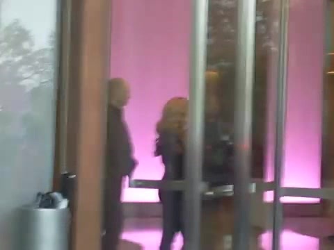 Demi Lovato en Argentina 28_4_12 Salida del Hotel Madero 0827