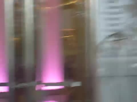 Demi Lovato en Argentina 28_4_12 Salida del Hotel Madero 1359 - Demi en Argentina Salida Del Hotel Madero Part oo2