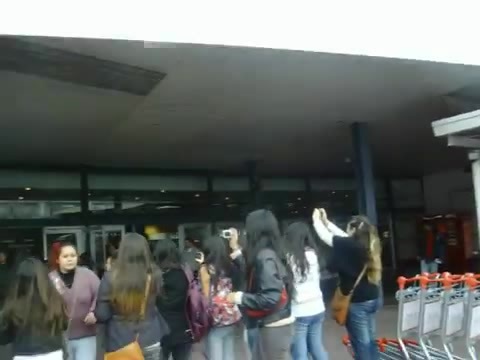 Demi Lovato at the airport. Argentina. 2012 0463