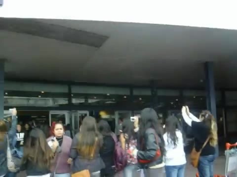 Demi Lovato at the airport. Argentina. 2012 0474