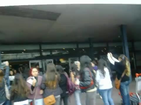 Demi Lovato at the airport. Argentina. 2012 0482