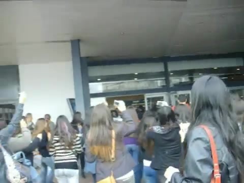 Demi Lovato at the airport. Argentina. 2012 0637 - Demi at the airport Argentina 2012 Part oo1