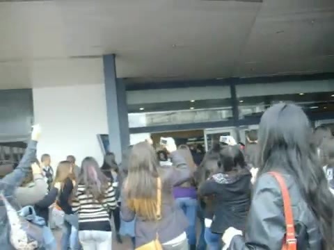 Demi Lovato at the airport. Argentina. 2012 0641 - Demi at the airport Argentina 2012 Part oo1