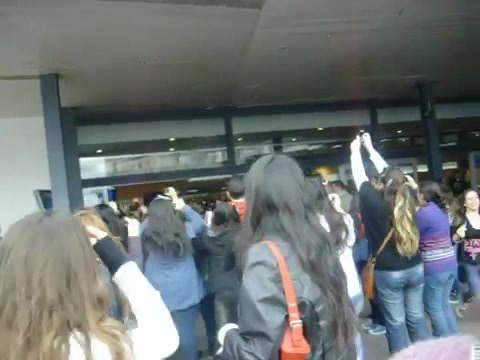 Demi Lovato at the airport. Argentina. 2012 0760