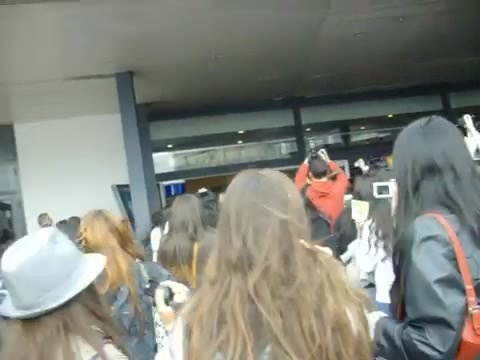 Demi Lovato at the airport. Argentina. 2012 0805