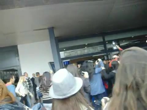 Demi Lovato at the airport. Argentina. 2012 0849 - Demi at the airport Argentina 2012 Part oo1