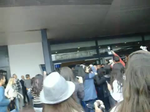 Demi Lovato at the airport. Argentina. 2012 0855 - Demi at the airport Argentina 2012 Part oo1