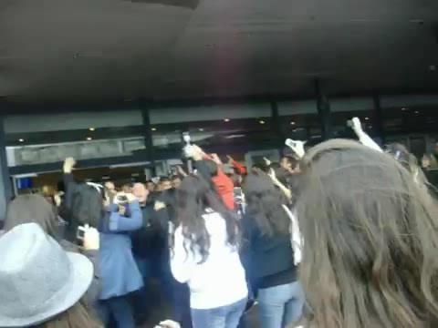 Demi Lovato at the airport. Argentina. 2012 0884 - Demi at the airport Argentina 2012 Part oo1
