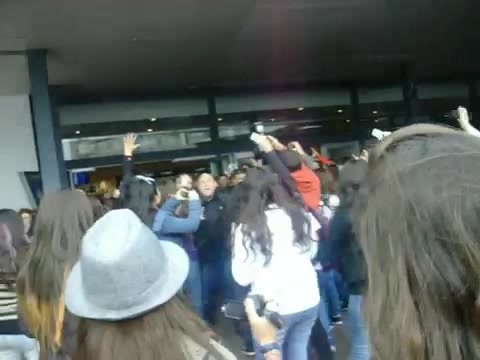 Demi Lovato at the airport. Argentina. 2012 0897 - Demi at the airport Argentina 2012 Part oo1
