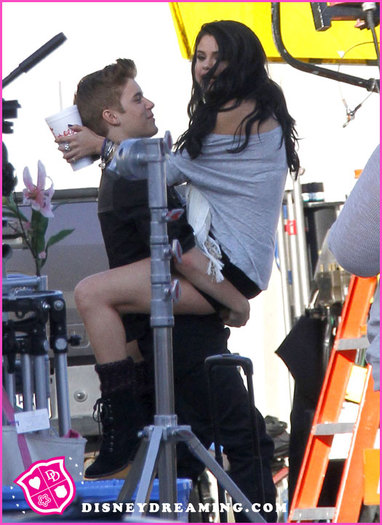 Selena-Gomez-Jumps-Justin-Bieber-Boyfriend-Music-Video-Set