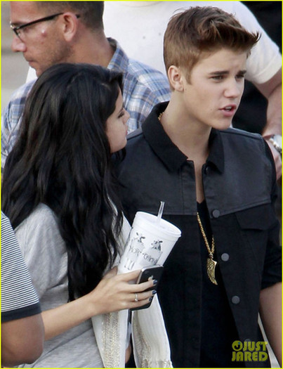 justin-bieber-selena-gomez-boyfriend-set-08