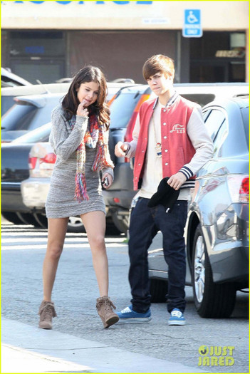 justin-bieber-selena-gomez-saturday-night-date-18