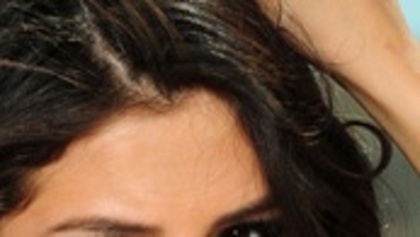 selena-gomez-a-year-without-rain-th_002